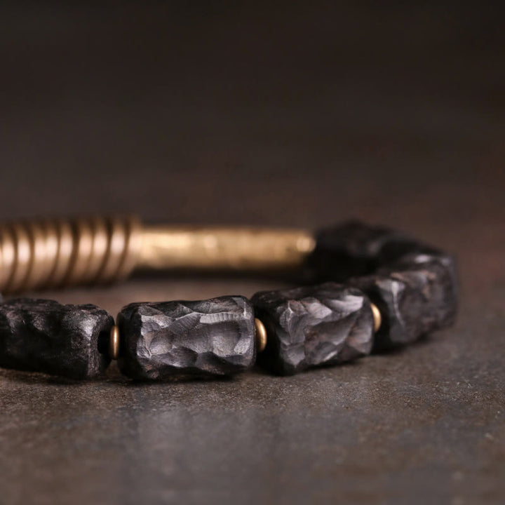 Bracelet de paix avec anneau circulaire en cuivre et laiton et Buddha Stones