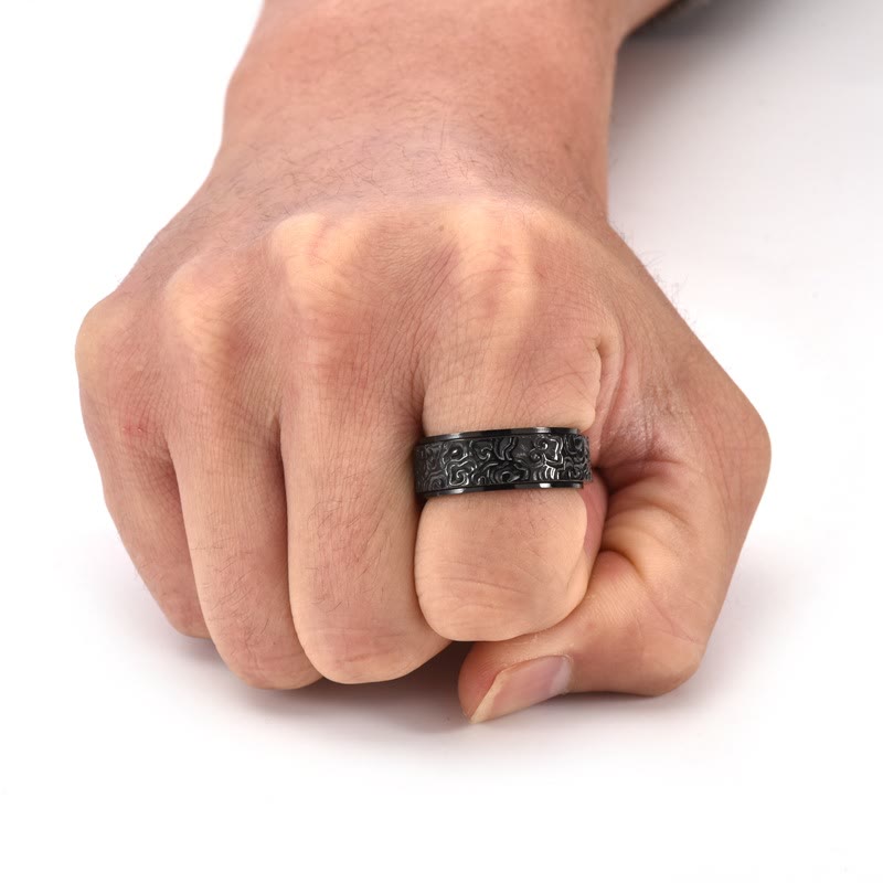 Bague rotative en acier titane sculptée avec motif de nuages de bon augure et Buddha Stones
