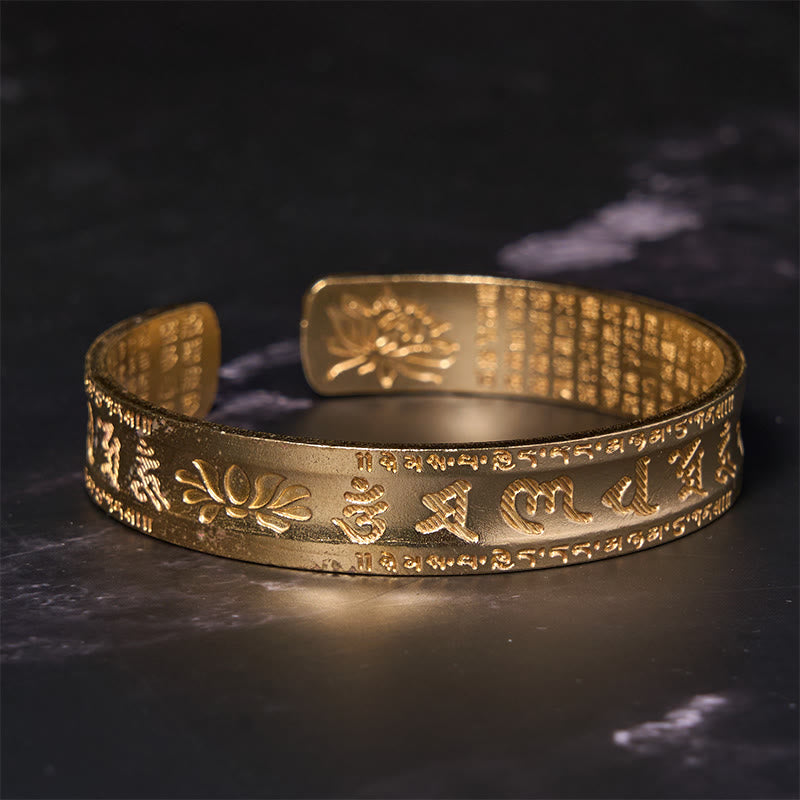 Bracelet manchette en cuivre et Buddha Stones avec six mots vrais « om mani padme hum » et « sūtra du cœur » en forme de lotus