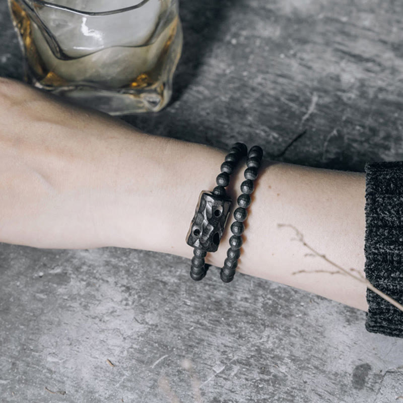 Bracelet de protection double tour en onyx noir et ébène avec surface taillée givrée et Buddha Stones
