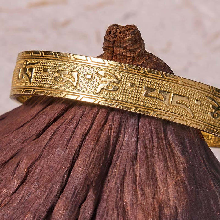 Bracelet de sagesse porte-bonheur en cuivre et Buddha Stones six mots véritables « om mani padme hum » et Sutra du cœur