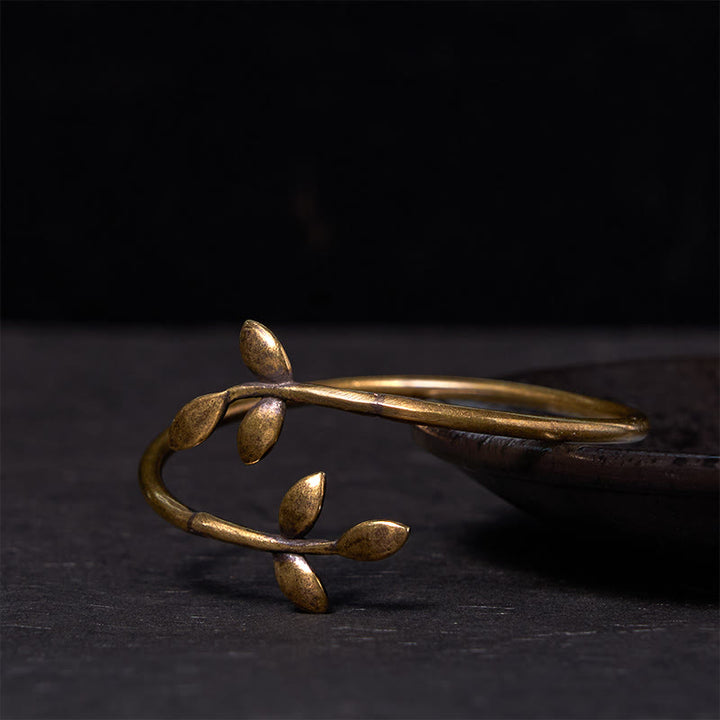 Bracelet de guérison en cuivre et laiton avec trèfle porte-bonheur et Buddha Stones
