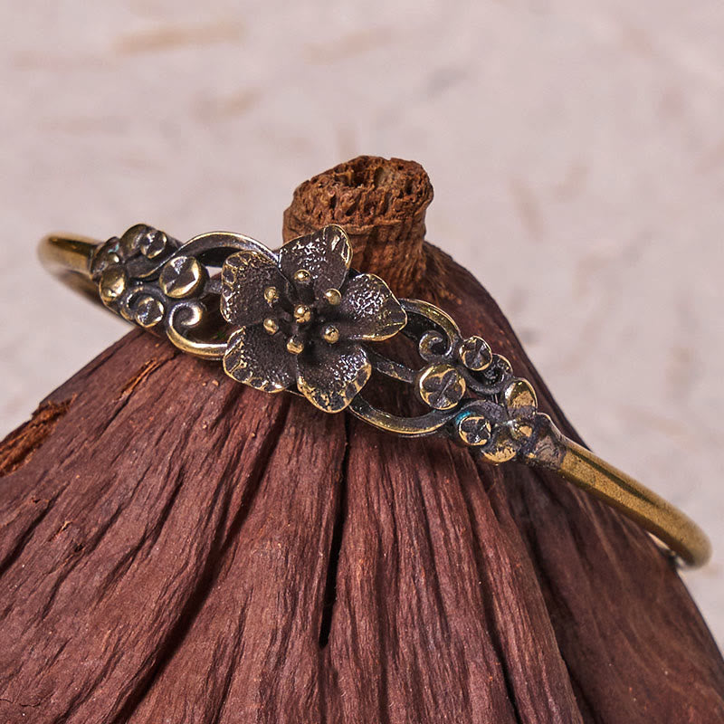 Bracelet manchette de guérison porte-bonheur en cuivre et laiton avec Buddha Stones et fleurs et feuilles