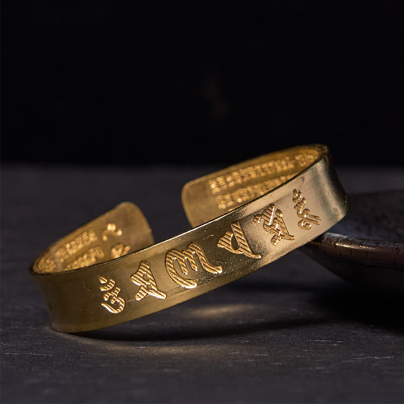 Bracelet manchette en cuivre et laiton Buddha Stones les six mots véritables « om mani padme hum » du Sutra du cœur