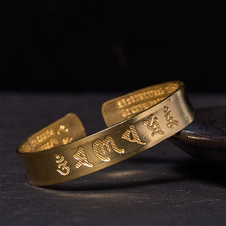 Bracelet manchette en cuivre et laiton Buddha Stones les six mots véritables « om mani padme hum » du Sutra du cœur