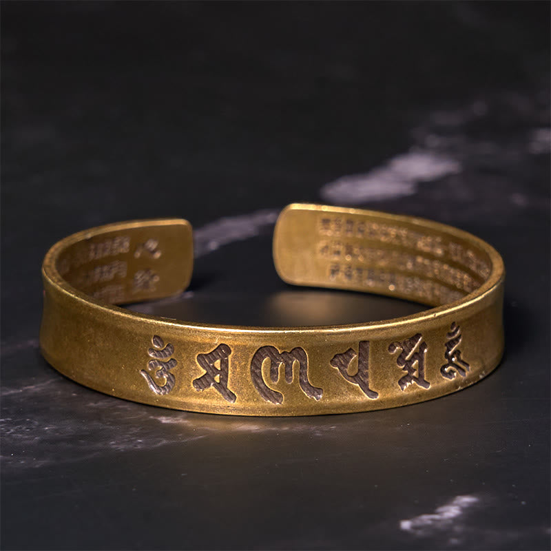 Bracelet manchette en cuivre et laiton Buddha Stones les six mots véritables « om mani padme hum » du Sutra du cœur