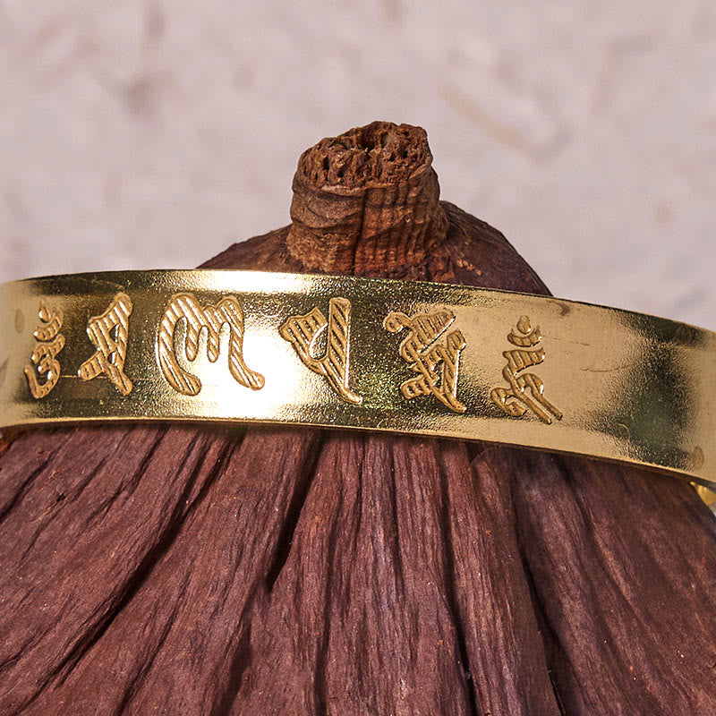 Bracelet manchette en cuivre et laiton Buddha Stones les six mots véritables « om mani padme hum » du Sutra du cœur