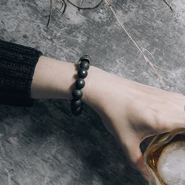 Bracelet de protection en cuivre et laiton avec onyx noir mat givré et Buddha Stones