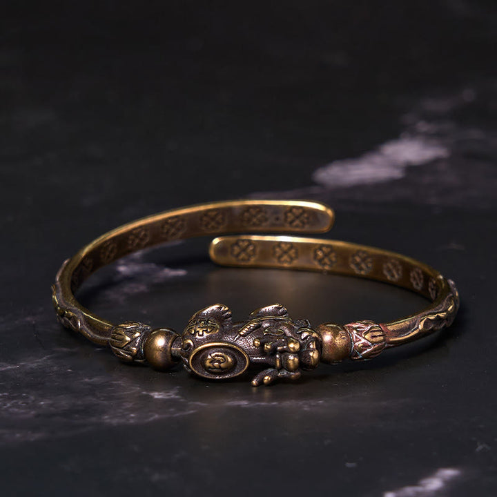 Buddha Stones Pi Xiu portant une pièce de monnaie en lingot de cuivre et de laiton, bracelet porte-bonheur et richesse