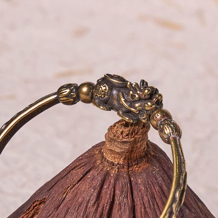 Buddha Stones Pi Xiu portant une pièce de monnaie en lingot de cuivre et de laiton, bracelet porte-bonheur et richesse