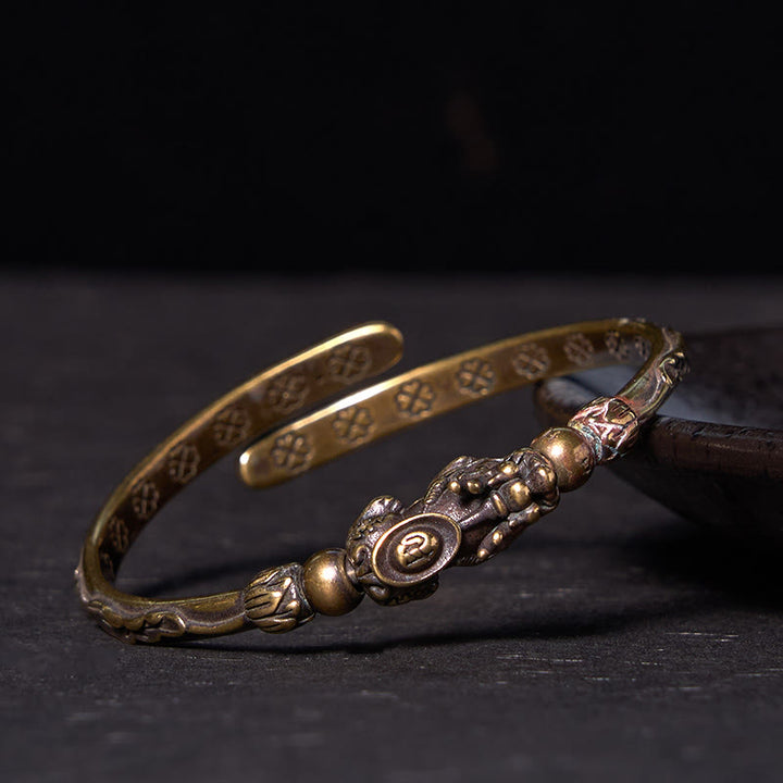 Buddha Stones Pi Xiu portant une pièce de monnaie en lingot de cuivre et de laiton, bracelet porte-bonheur et richesse
