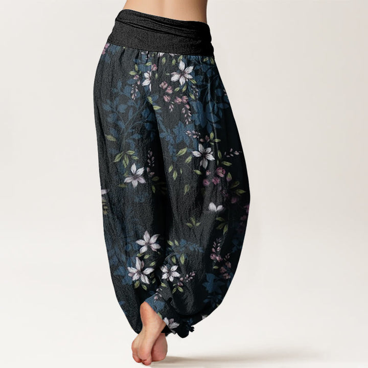 Pantalon harem pour femme, taille élastique, en coton, à petits Buddha Stones, de fleurs blanches et de feuilles vertes - image 1