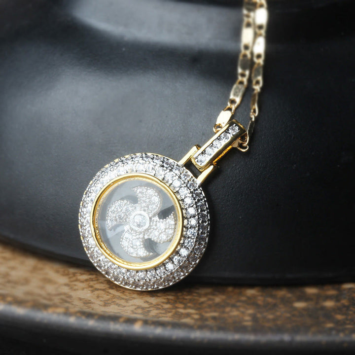 Collier pendentif rotatif en cuivre plaqué or et laiton avec moulin à vent et balance Fu