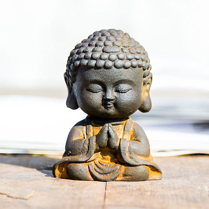 Buddha Stones Petit Bouddha Méditant Poudre de Fer Rouille Statue en Résine Moulée Décoration de la Maison