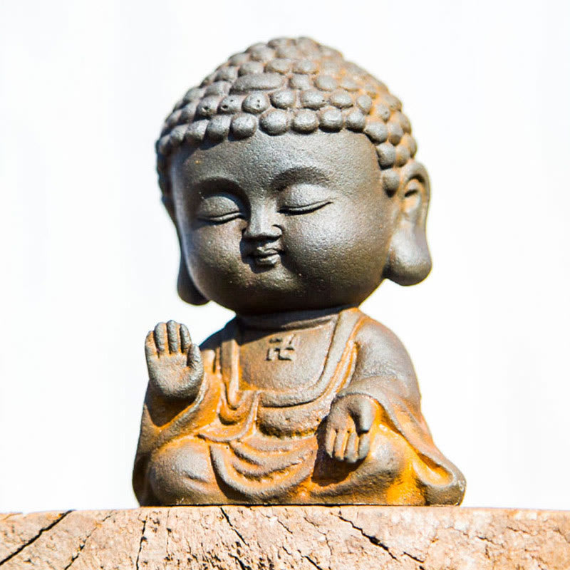 Buddha Stones Petit Bouddha Méditant Poudre de Fer Rouille Statue en Résine Moulée Décoration de la Maison
