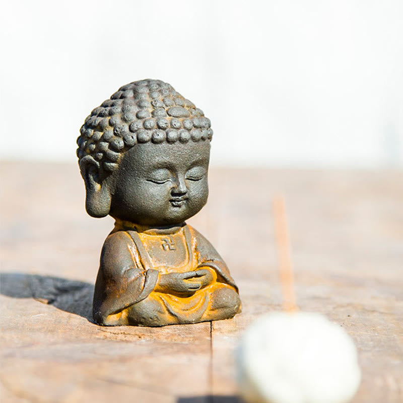 Buddha Stones Petit Bouddha Méditant Poudre de Fer Rouille Statue en Résine Moulée Décoration de la Maison