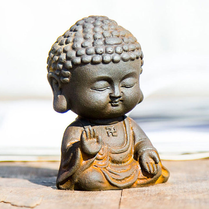 Buddha Stones Petit Bouddha Méditant Poudre de Fer Rouille Statue en Résine Moulée Décoration de la Maison