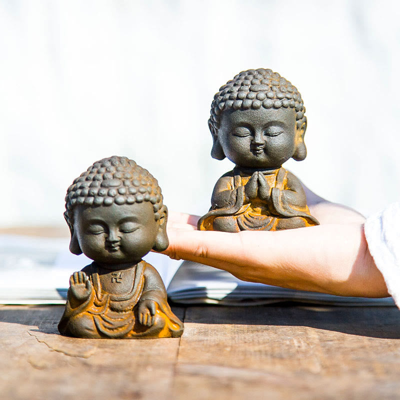 Buddha Stones Petit Bouddha Méditant Poudre de Fer Rouille Statue en Résine Moulée Décoration de la Maison