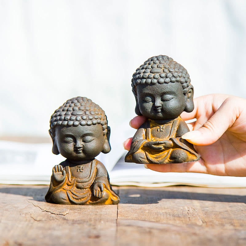 Buddha Stones Petit Bouddha Méditant Poudre de Fer Rouille Statue en Résine Moulée Décoration de la Maison