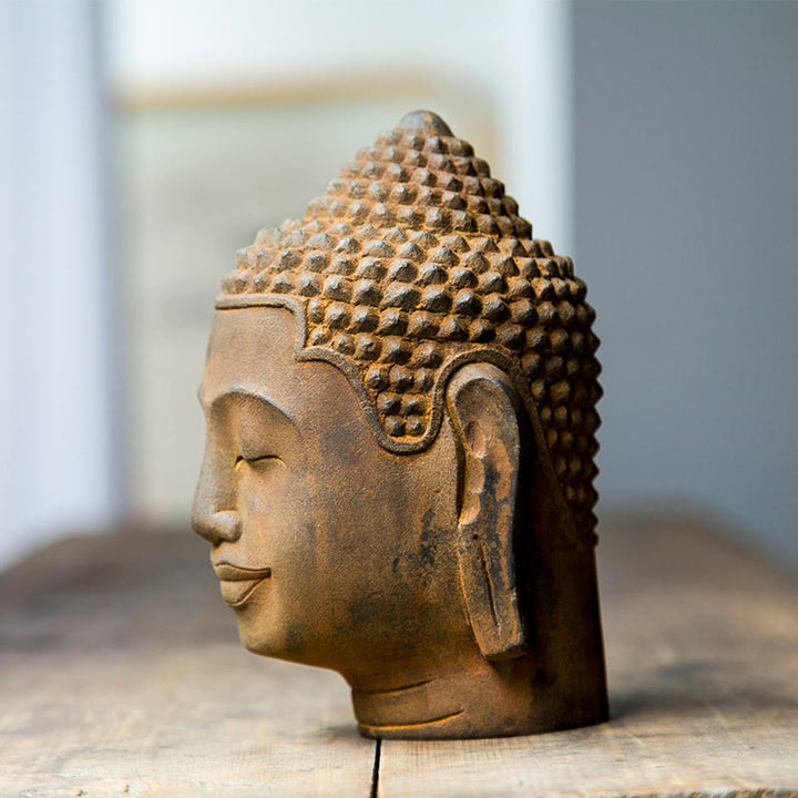 Buddha Stones Yeux fermés Contemplation Tête de Bouddha en méditation Poudre de fer Rouille Statue en résine coulée Décoration de la maison