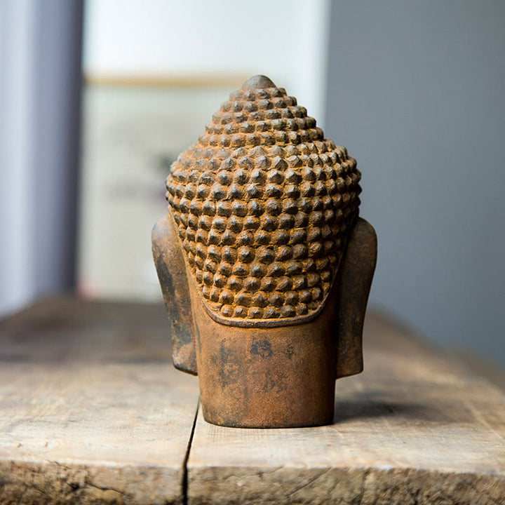 Buddha Stones Yeux fermés Contemplation Tête de Bouddha en méditation Poudre de fer Rouille Statue en résine coulée Décoration de la maison