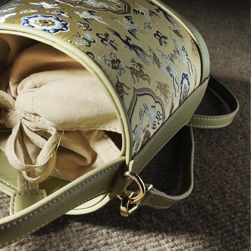 Sac à bandoulière rétro en brocart avec grue et cerf de Buddha Stones