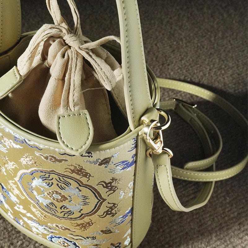 Sac à bandoulière rétro en brocart avec grue et cerf de Buddha Stones