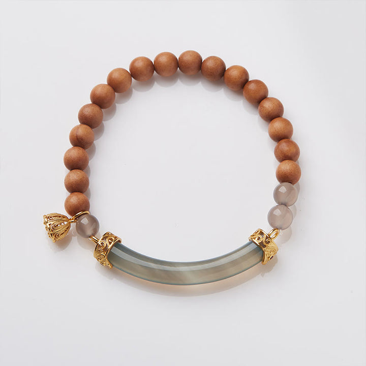 Bracelet manchette demi-jonc en agate grise et calcédoine avec Buddha Stones