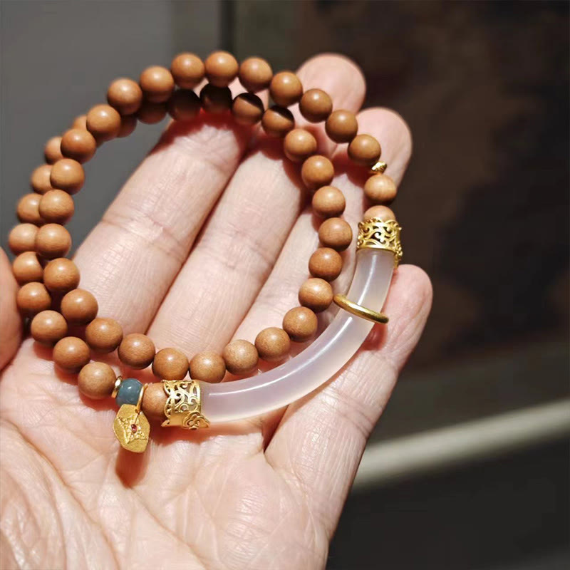 Bracelet manchette demi-jonc en agate grise et calcédoine avec Buddha Stones