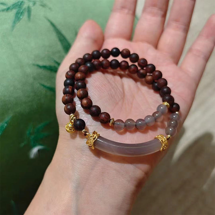Bracelet manchette demi-jonc en agate grise et calcédoine avec Buddha Stones