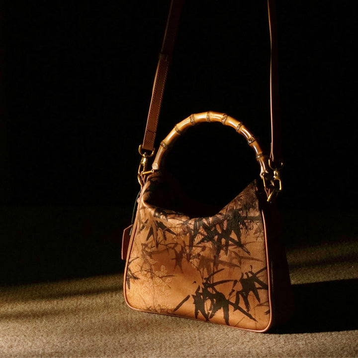 Sac à bandoulière en soie Xiangyunsha avec poignée en bambou luxuriant et Buddha Stones