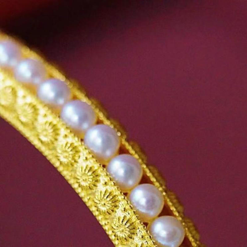 Bracelet manchette de guérison en perles de cuivre et Buddha Stones