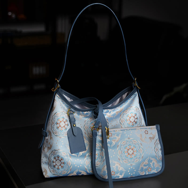 Sac à bandoulière en brocart fait main avec des Buddha Stones, des fleurs, des grues, des cerfs, des papillons