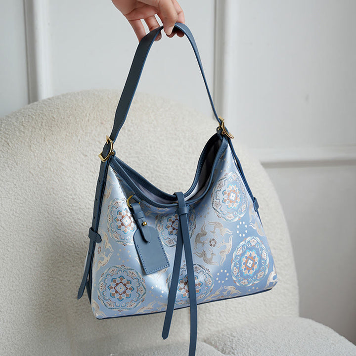 Sac à bandoulière en brocart fait main avec des Buddha Stones, des fleurs, des grues, des cerfs, des papillons