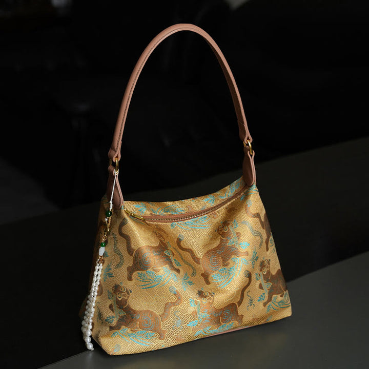 Sac à bandoulière en brocart de soie Xiangyunsha avec Buddha Stones, lotus, bambou, grue, cerf, papillon, montagne