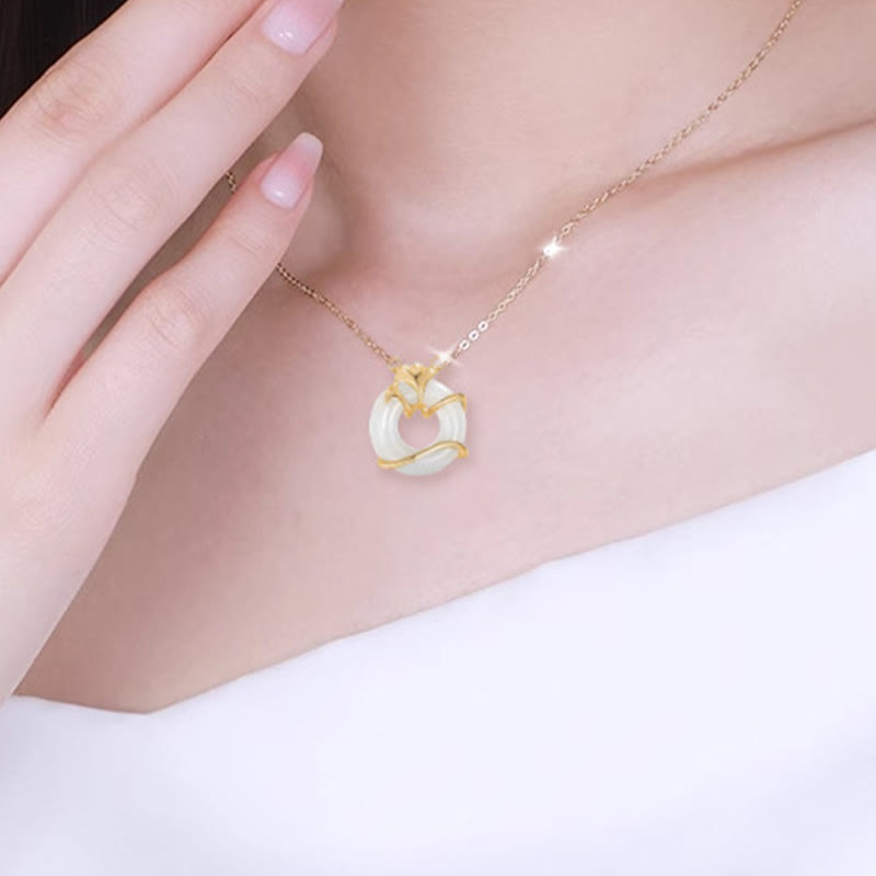 Collier pendentif feuille de ginkgo en argent sterling 925 avec boucle de paix et Buddha Stones en jade Hetian
