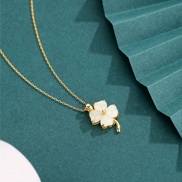Collier pendentif trèfle à quatre feuilles en argent sterling 925 et jade Hetian de Buddha Stones