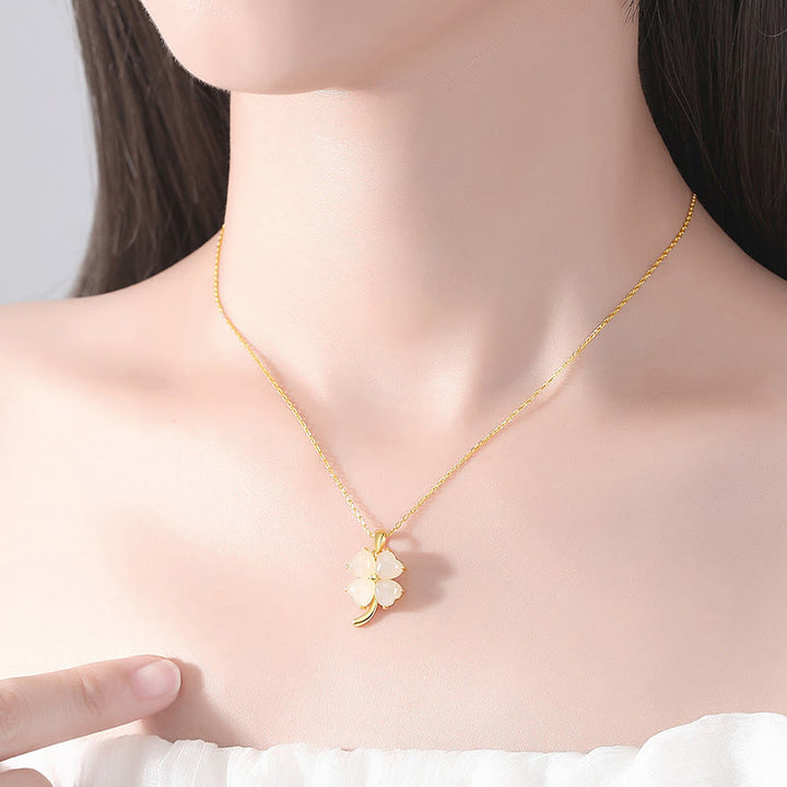 Collier pendentif trèfle à quatre feuilles en argent sterling 925 et jade Hetian de Buddha Stones