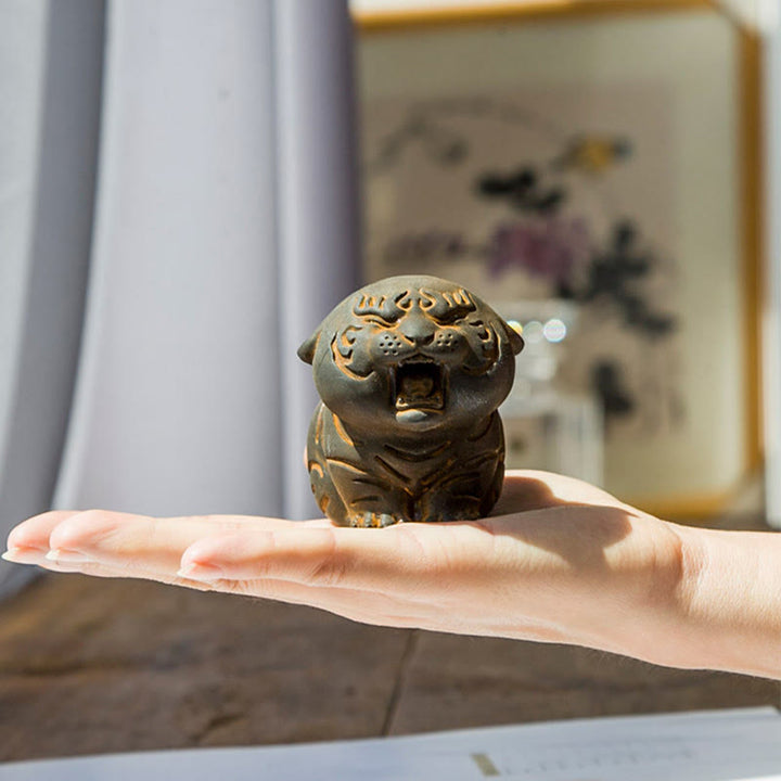 Statue de Buddha Stones en résine moulée en poudre de fer et rouille en forme de tigre mignon, décoration de la maison