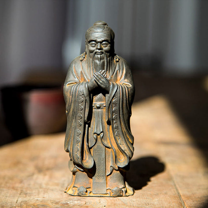 Statue de Buddha Stones faite à la main en poudre de fer Confucius en résine coulée rouillée Décoration de la maison