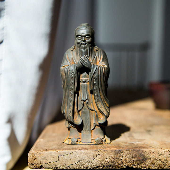 Statue de Buddha Stones faite à la main en poudre de fer Confucius en résine coulée rouillée Décoration de la maison