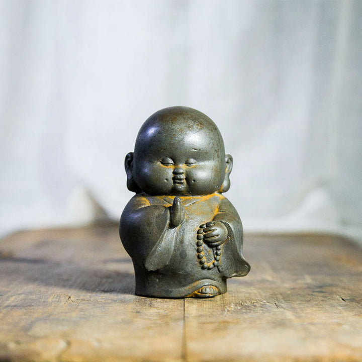 Statue de Buddha Stones en pierre faite à la main en résine moulée en poudre de fer et rouille, petit moine, décoration de la maison