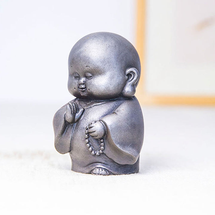 Statue de Buddha Stones en pierre faite à la main en résine moulée en poudre de fer et rouille, petit moine, décoration de la maison