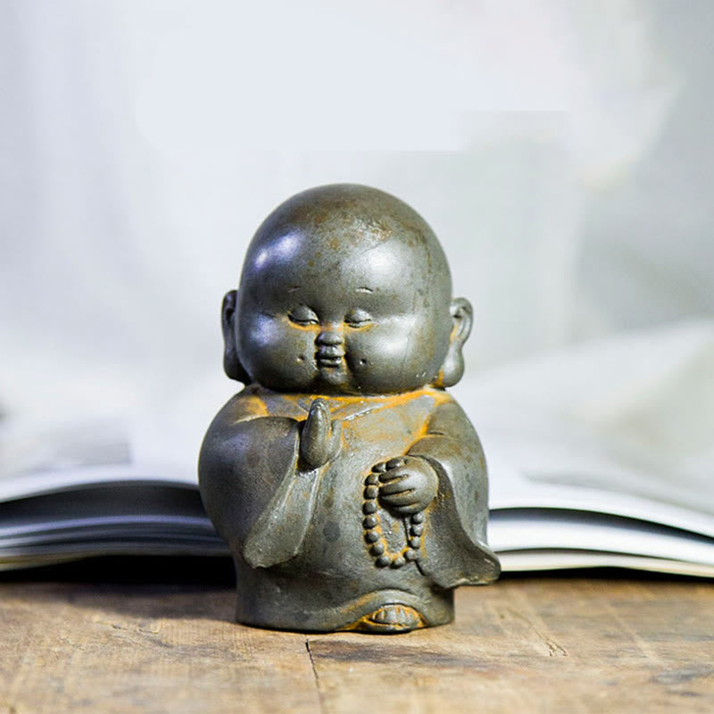 Statue de Buddha Stones en pierre faite à la main en résine moulée en poudre de fer et rouille, petit moine, décoration de la maison