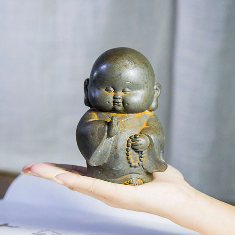 Statue de Buddha Stones en pierre faite à la main en résine moulée en poudre de fer et rouille, petit moine, décoration de la maison