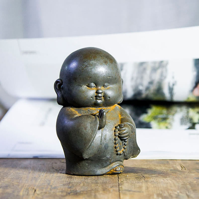 Statue de Buddha Stones en pierre faite à la main en résine moulée en poudre de fer et rouille, petit moine, décoration de la maison