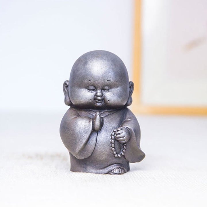 Statue de Buddha Stones en pierre faite à la main en résine moulée en poudre de fer et rouille, petit moine, décoration de la maison