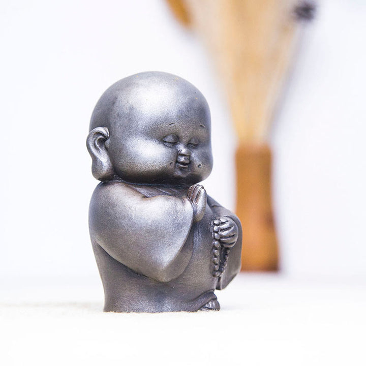 Statue de Buddha Stones en pierre faite à la main en résine moulée en poudre de fer et rouille, petit moine, décoration de la maison