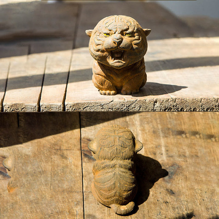 Statue de Buddha Stones en résine moulée à la main en forme de mini tigre rugissant en poudre de fer et rouille, décoration de la maison