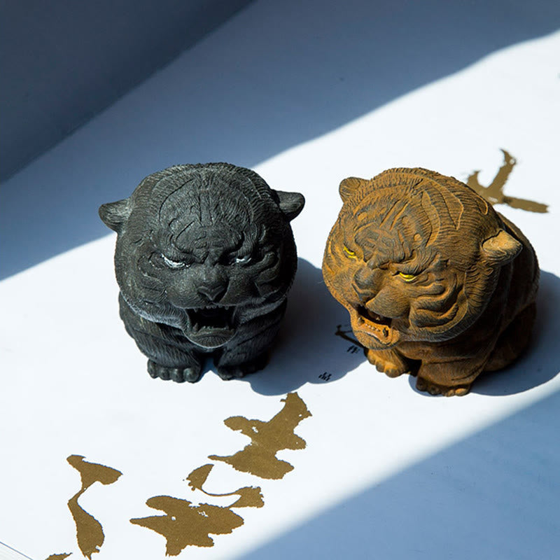 Statue de Buddha Stones en résine moulée à la main en forme de mini tigre rugissant en poudre de fer et rouille, décoration de la maison